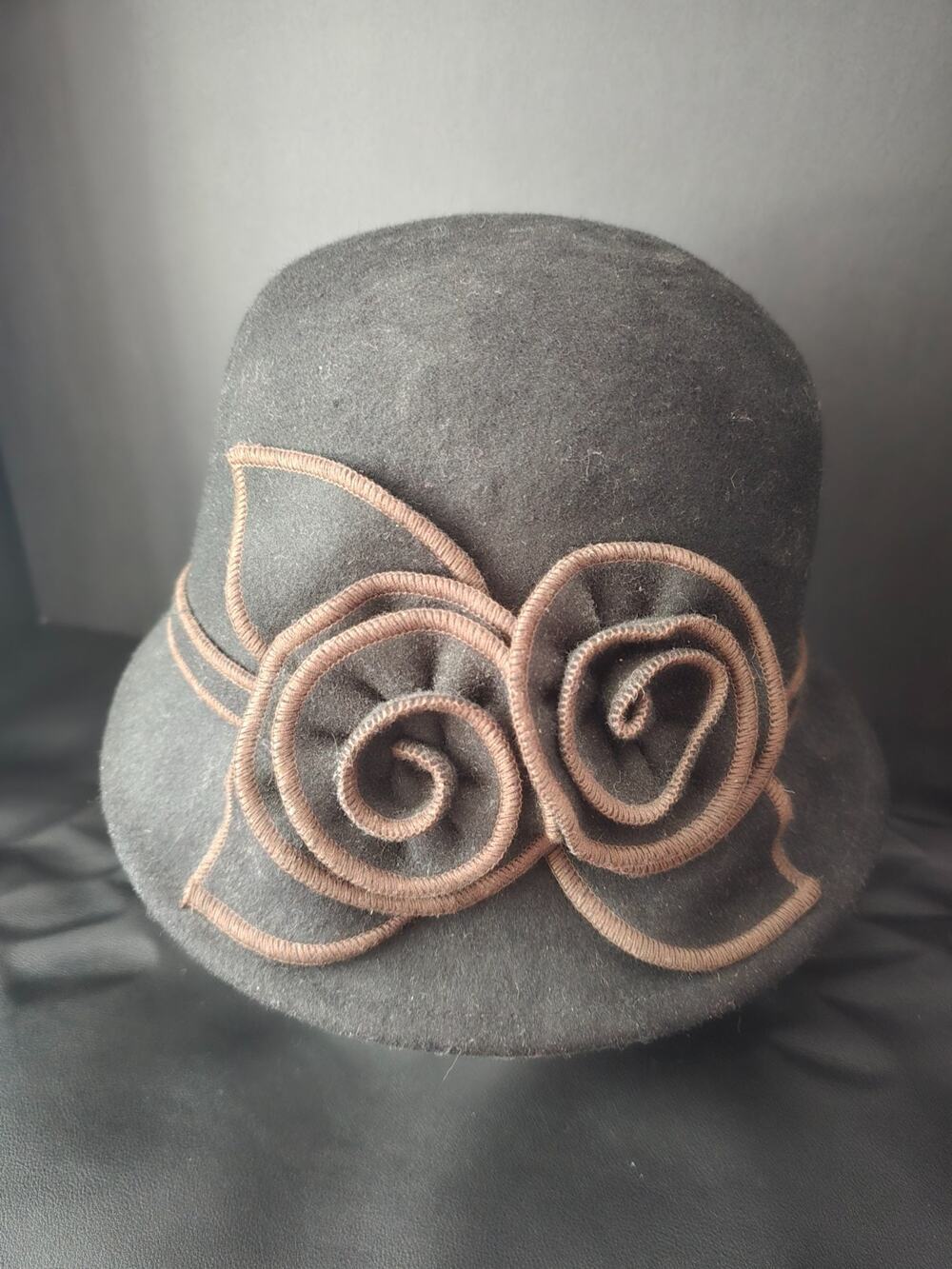 Ladies 1930 Style Brown Felt Bucket Hat w/2 Flowers 100% Wool